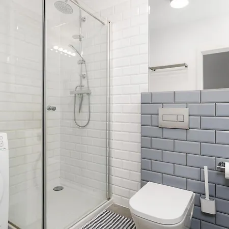 Scandi Male Garbary Piaskowa Near Old Market Square By Renters Apartament *