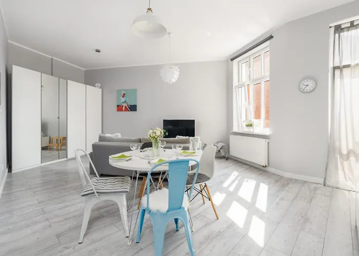 Scandi Male Garbary Piaskowa Near Old Market Square By Renters Apartment *