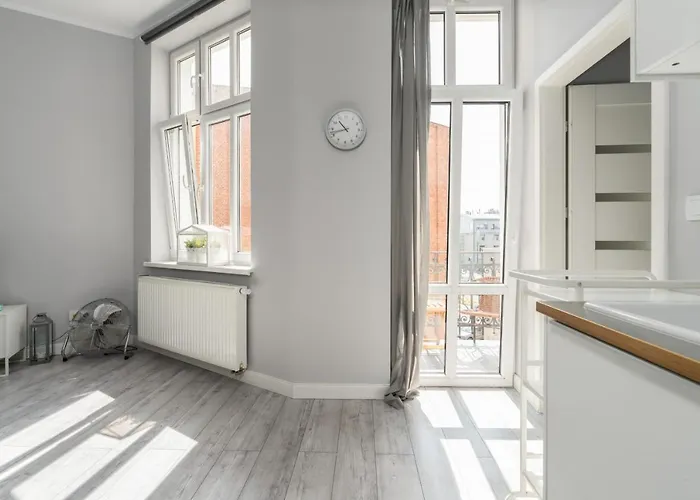 Scandi Male Garbary Piaskowa Near Old Market Square By Renters Apartment Poznan