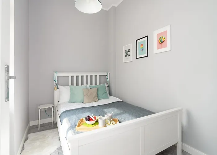 Scandi Male Garbary Piaskowa Near Old Market Square By Renters פוזנן